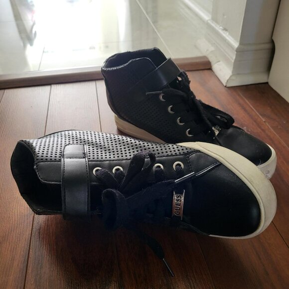 Womens Guess Decia2 Lace Up Wedge Sneakers in Black - Picture 3 of 6